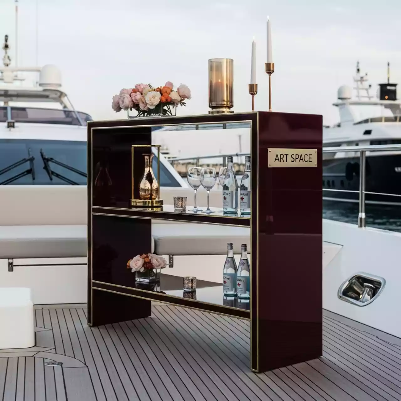 Аренда Стеллаж 03 на VIP-яхте (Имеретинский порт) — ART SPACE