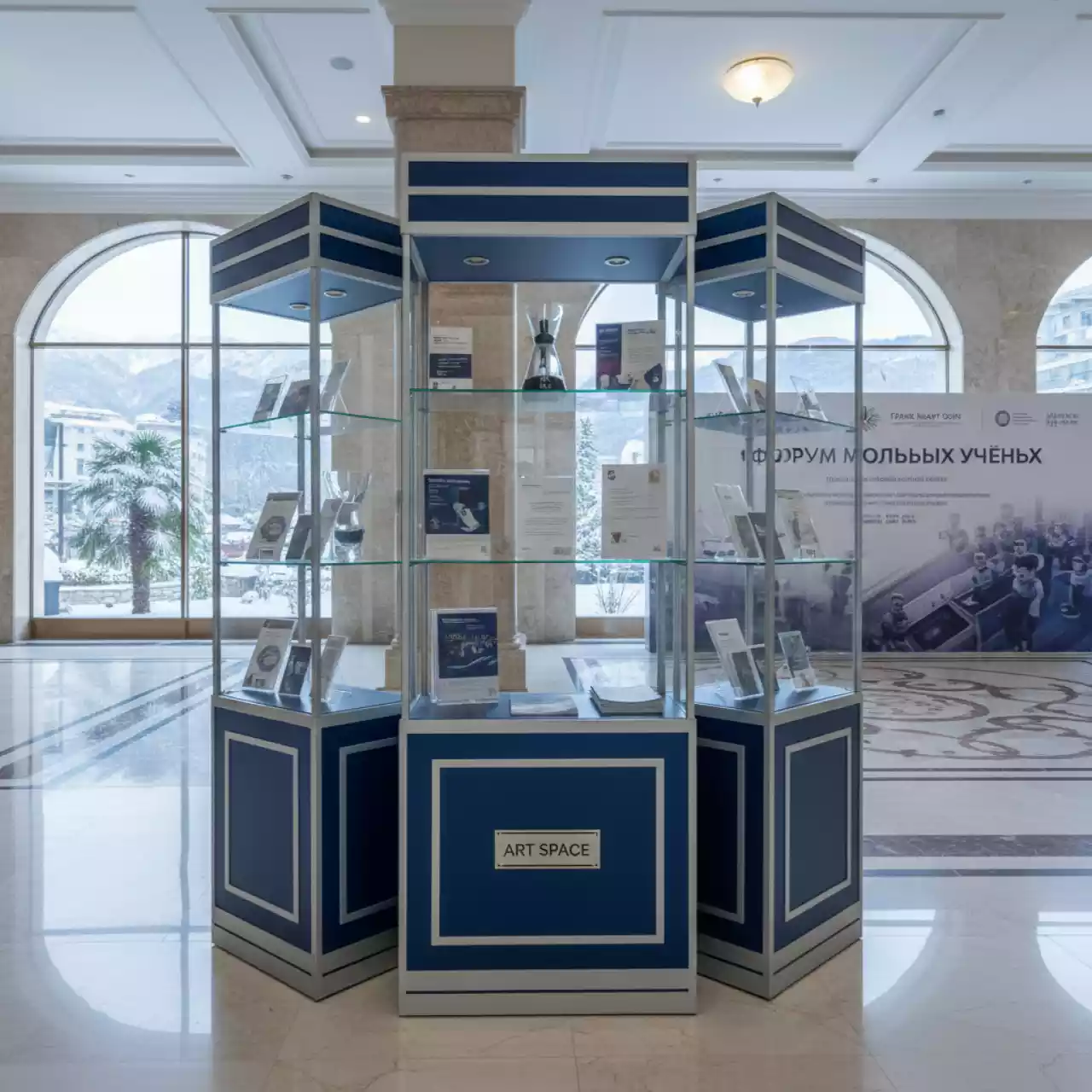 Аренда Стеллаж бонетный в Grand Karat Sochi — ART SPACE