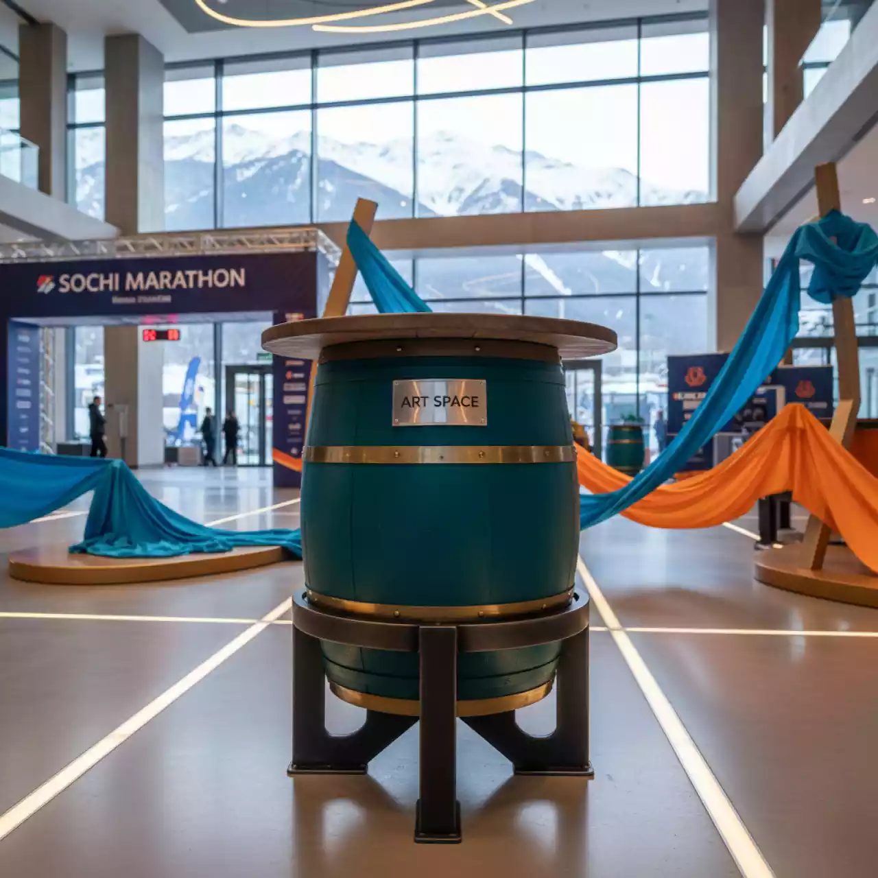 Аренда Стол бочка журнальный в Sochi Marriott Krasnaya Polyana — ART SPACE