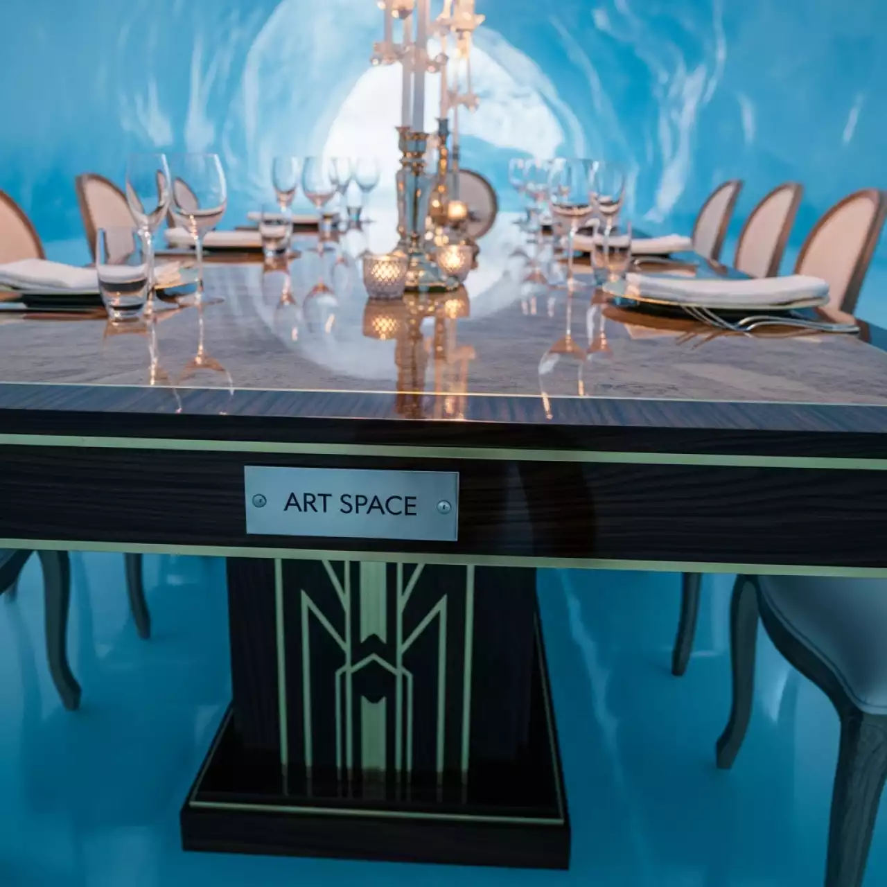 Аренда Стол MIA в Ледовом дворце «Айсберг» — ART SPACE