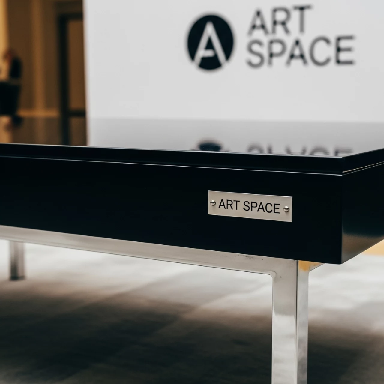 Аренда Стол журнальный Carosello Nero в Green Flow Hotel — ART SPACE