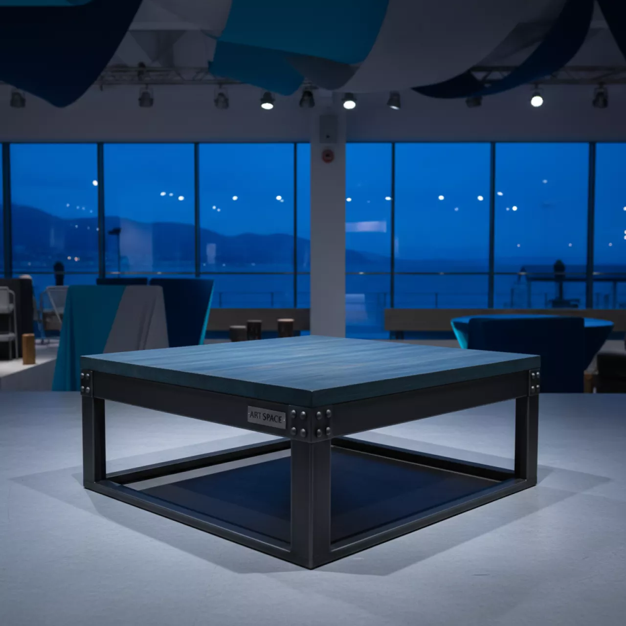 Аренда Стол журнальный квадратный на Имеретинской набережной — ART SPACE