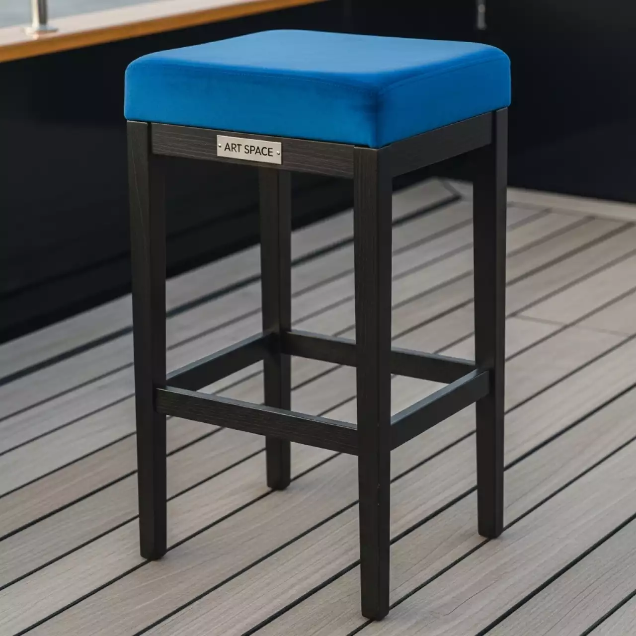 Аренда Стул полубарный Такер на теплоходе «Дагомыс» — ART SPACE