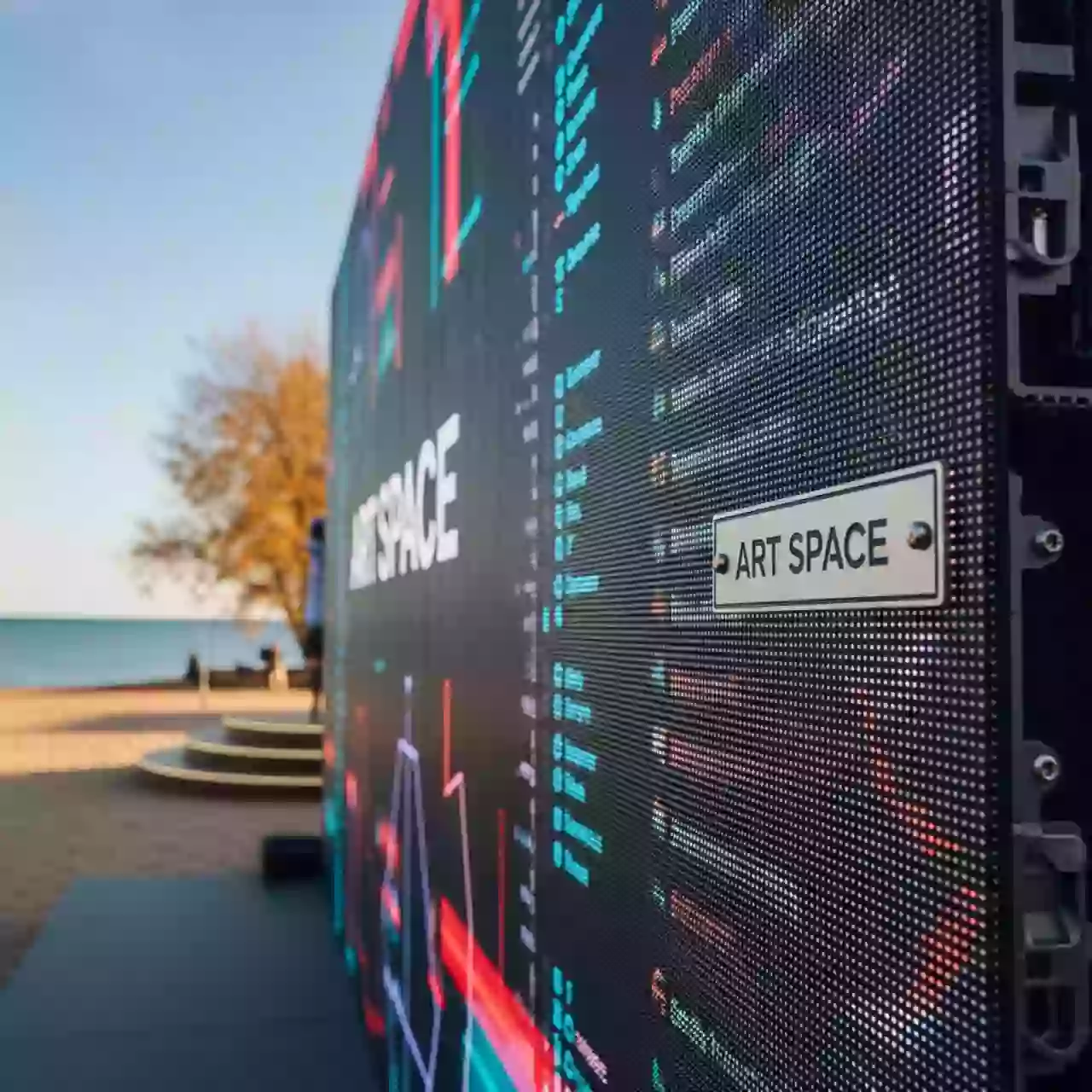 Аренда Светодиодный экран A2 PRO шаг 2 мм на пляже «Мандарин» — ART SPACE