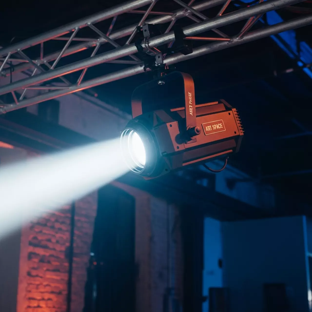 Аренда Световая голова BEAM Clay Paky Alpha Beam 700 700W 7° луч на площадке Rosa Peak (2320м) — ART SPACE