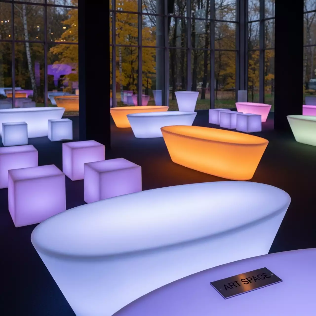 Аренда Световая мебель в отеле «Звездный» — ART SPACE