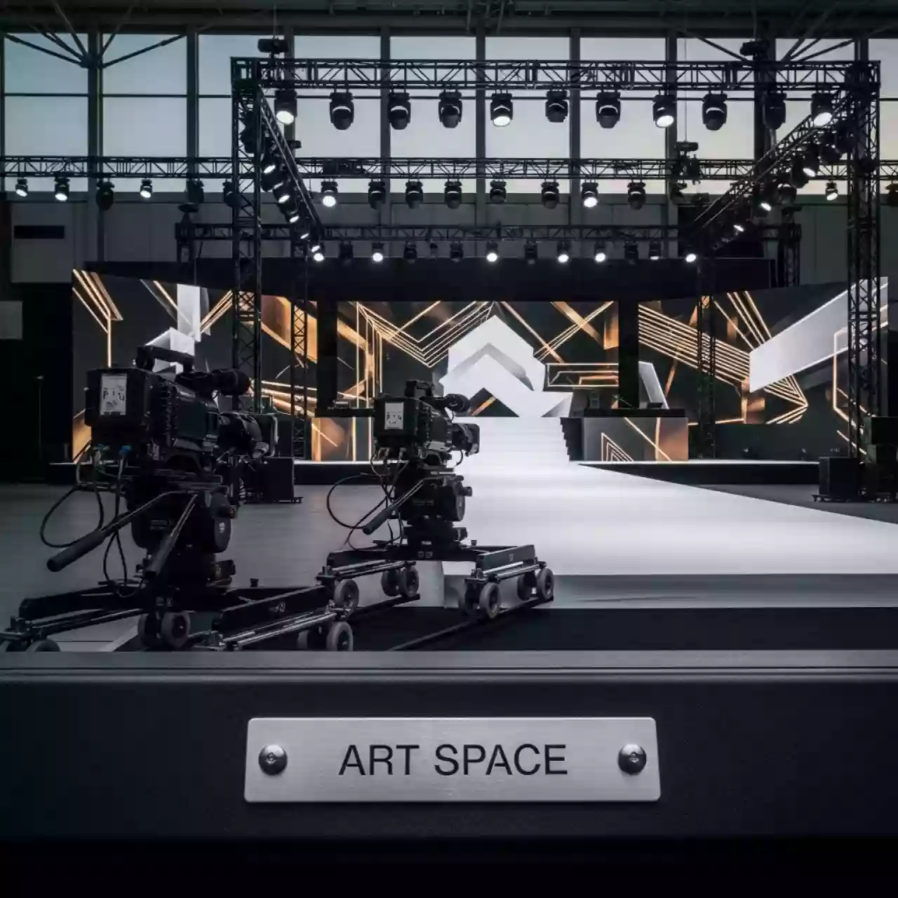 Аренда Техническое оснащение съемки онлайн фестиваля электронной музыки 'Термен Фест' в Сириус Арене — ART SPACE