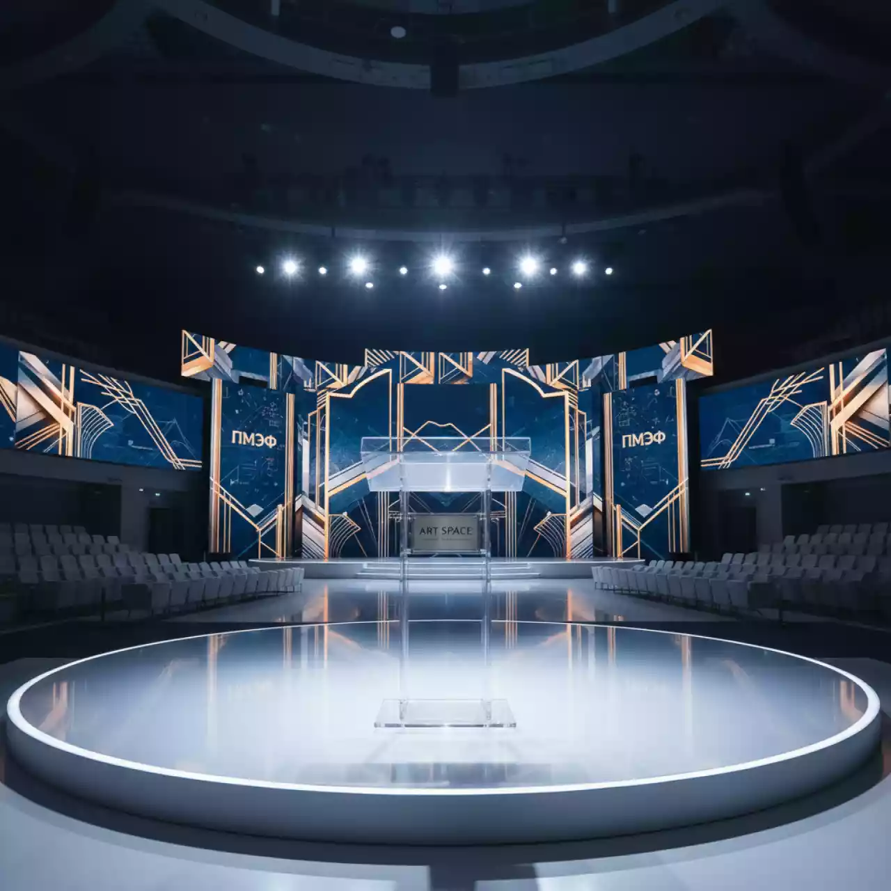 Аренда Трибуна из прозрачного пластика Selection в ледовом дворце «Большой» — ART SPACE