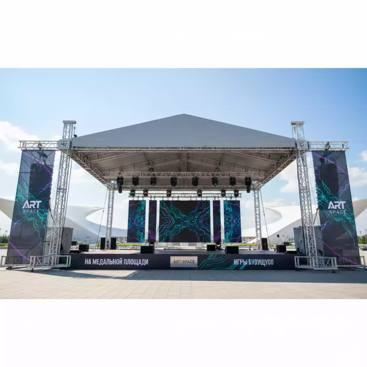 Аренда Установка сцены 10х12 м на Медальной площади — ART SPACE