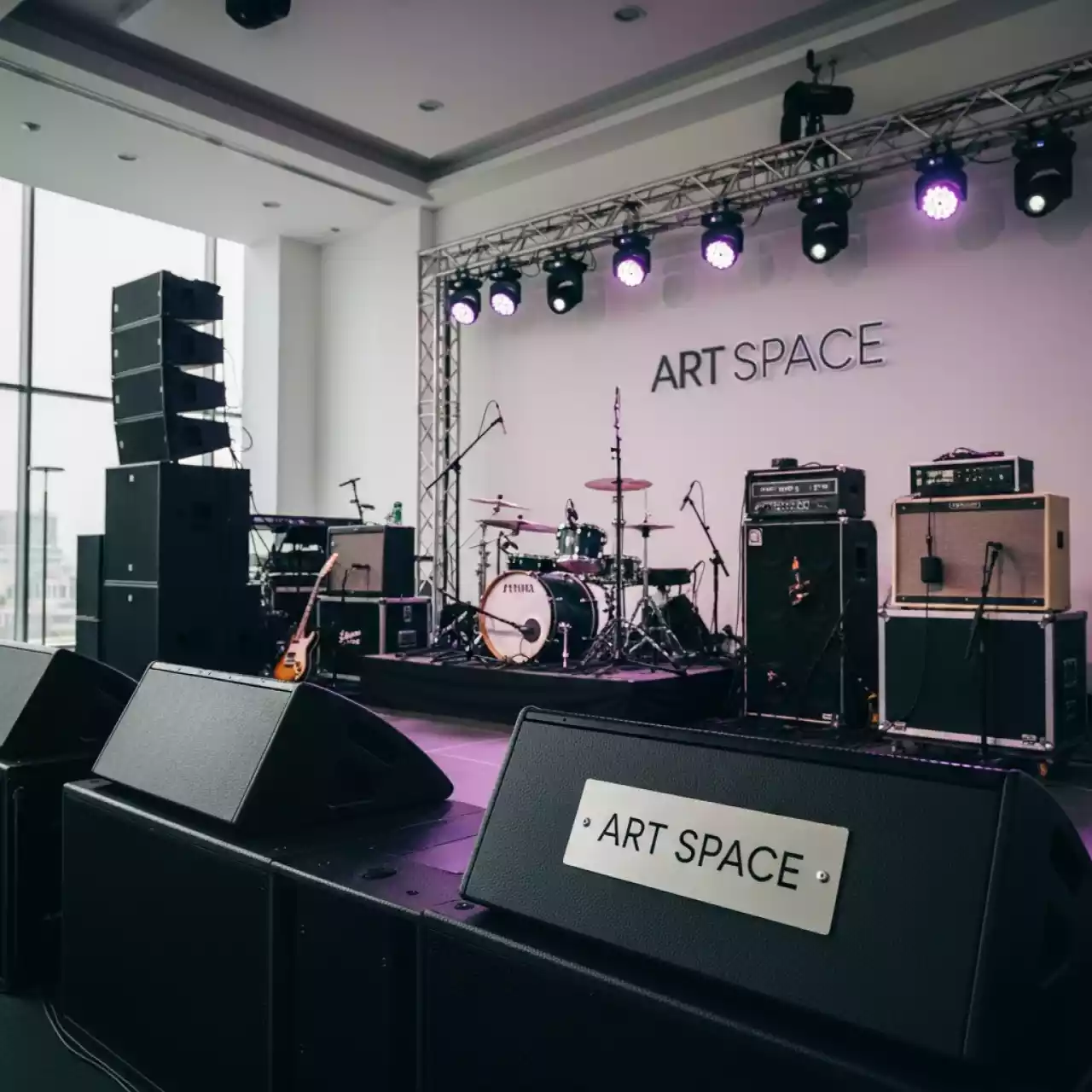 Аренда Установка звука и бэклайна в Pullman Sochi Centre — ART SPACE