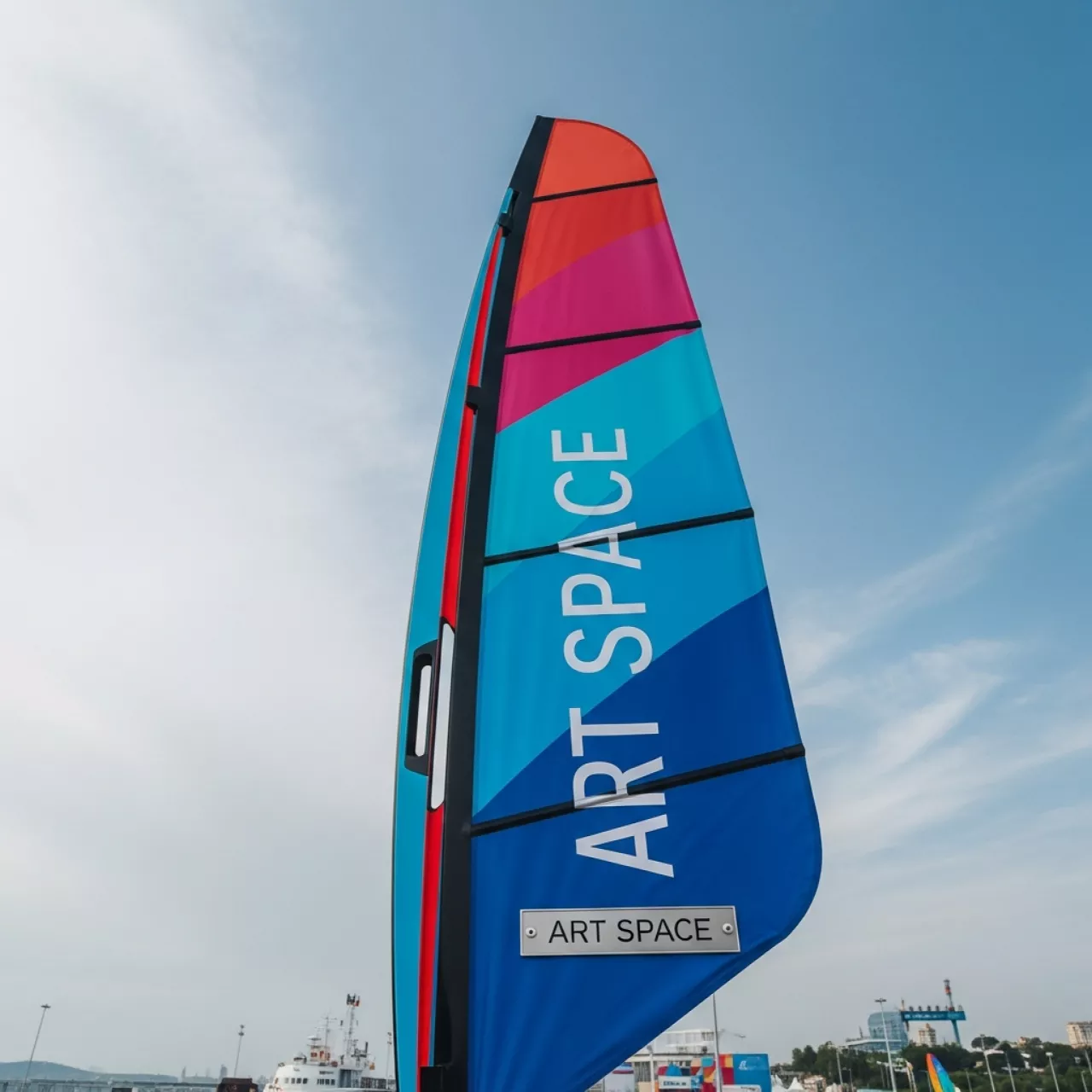 Аренда Виндер Бриз парус 3,6 м Морпорт Сочи — ART SPACE