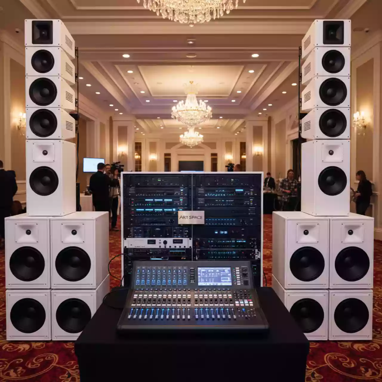 Аренда Звук Electro Voice 8 кВт в казино «Сочи» — ART SPACE